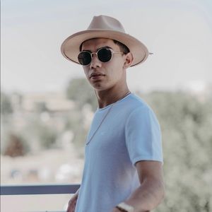 Meet your Posher, Gustavo